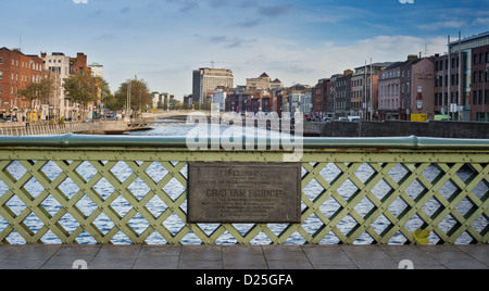 Grattan Bridge, noto anche come ponte di Essex, oltre il fiume Liffey, centro di Dublino, Irlanda Foto Stock