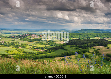 Vista verso sud-est dal Plateau de Gergovie, Puy-de-Dome, Auvergne, Francia Foto Stock