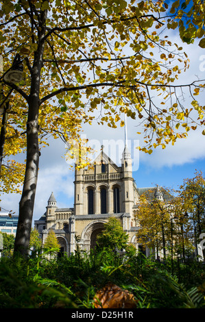 St Annes Chiesa di Irlanda Cattedrale e scrittori Sq Belfast Irlanda del Nord Foto Stock