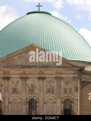 Germania. Berlino. Cattedrale di Santa Edvige. Dome. Vista parziale. Foto Stock