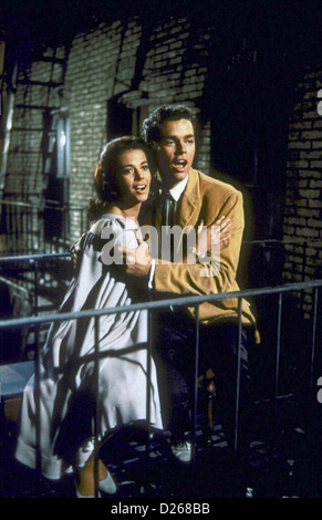 WEST SIDE STORY 1961 United Artists film con Natalie Wood e Richard Beymer Foto Stock