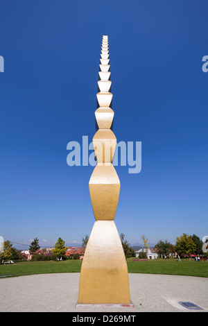 La colonna infinita di Constantin Brancusi, Targu Jiu, 1938. Esso è parte di un complesso scultoreo, Romania, Targu Jiu Foto Stock