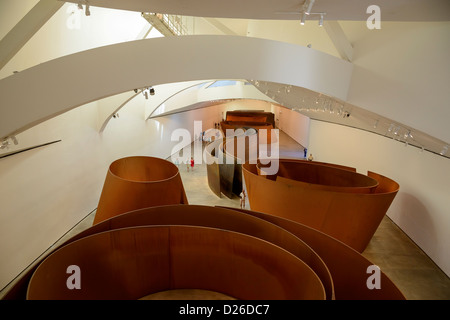 Guggenheim Museum Bilbao visualizza " La questione del tempo" da Richard Serra. Foto Stock