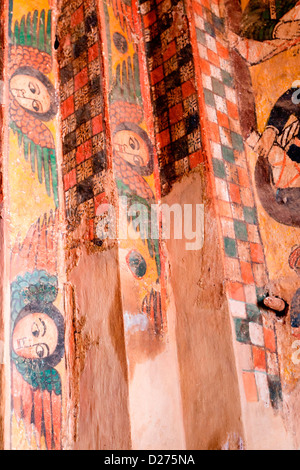 Dipinti del xvii secolo al rock-scavato nella chiesa di Abraha Atsbeha nel cluster Gheralta, Tigray in Etiopia settentrionale, Africa. Foto Stock