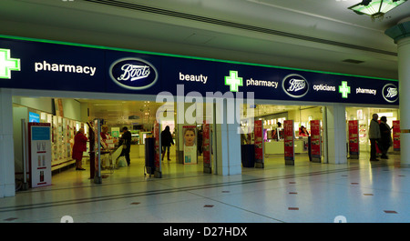 Ingresso di stivali di farmacisti in Intu Bromley shopping centre, precedentemente radure, Bromley, Kent. Foto Stock