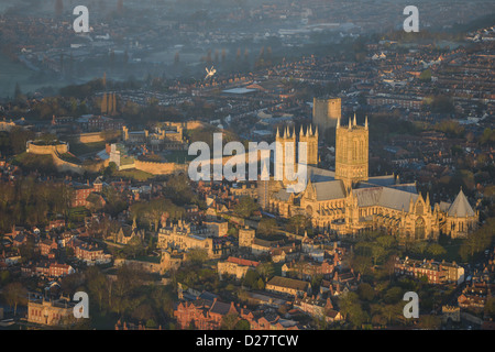 Fotografia aerea della Cattedrale di Lincoln e Castello di Alba Foto Stock