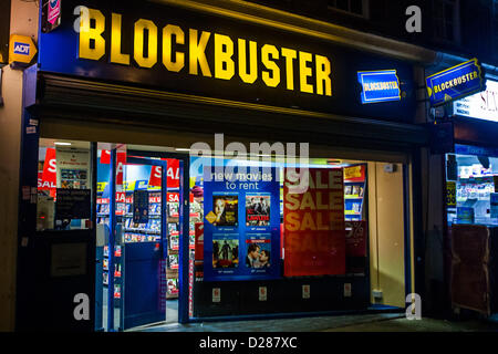 16 gennaio 2013 UK Film e video giochi società di noleggio blockbuster hanno chiamato in amministratori Deloitte, mettendo il futuro di 528 negozi che impiegano 4190 personale in pericolo. Foto Stock