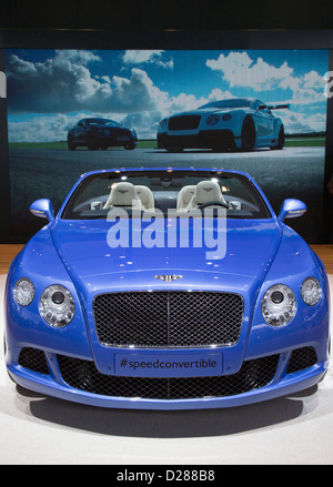 La Bentley Continental GT convertibile di velocità sul display al North American International Auto Show Foto Stock