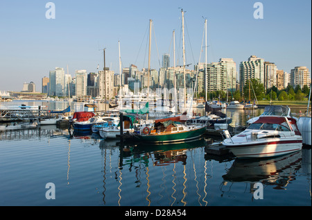 COAL HARBOUR DAL ROYAL VANCOUVER YACHT CLUB PARCO STANLEY skyline di downtown Vancouver British Columbia CANADA Foto Stock