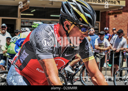 Lance Armstrong nella sua piena cycling team concorrenti uniforme in Australia il Tour Down Under. Foto Stock