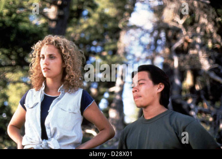 Abenteuer In Der Wildnis lupi bianco Ii: Legend Wild Elizabeth Berkley, Ernie Reyes Jr. Crystal (Elizabeth Berkley) und Foto Stock