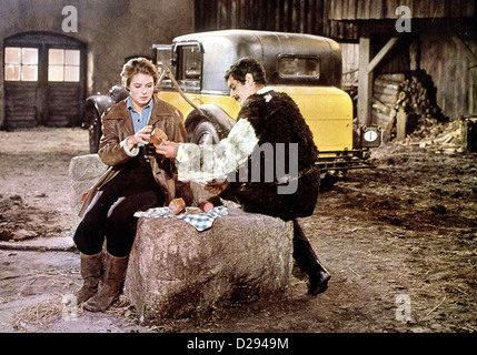 Der Gelbe Rolls Royce giallo Rolls Royce, Ingrid Bergman, Omar Sharif Die naechste Besitzerin, Gerda Millitt (Ingrid Foto Stock