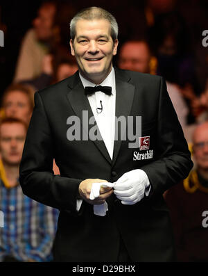 Londra, Regno Unito. Il 17 gennaio 2013. Arbitro Jan Verhaas durante il Masters Snooker da Alexandra Palace. Credit: Azione Plus immagini di Sport / Alamy Live News Foto Stock