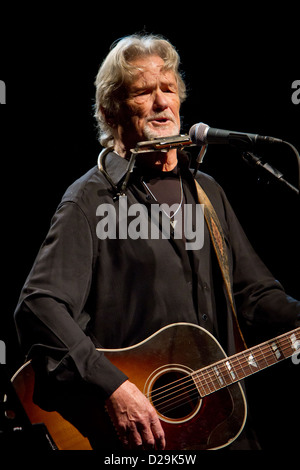 A 76 anni, Kris Kristofferson presenta il suo nuovo album 'feeling' mortale al Teatro Franco Parenti, Milano 26 Novembre 2012 Foto Stock