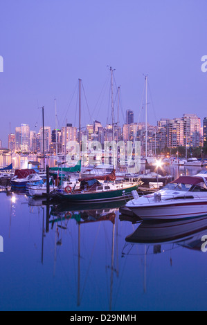 COAL HARBOUR DAL ROYAL VANCOUVER YACHT CLUB PARCO STANLEY skyline di downtown Vancouver British Columbia CANADA Foto Stock