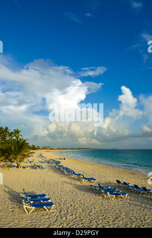 Spiaggia di sunrise, Punta Cana, Repubblica Dominicana, dei Caraibi Foto Stock