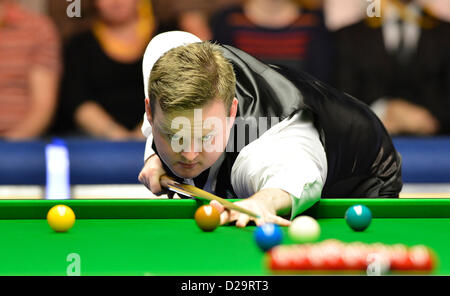 Il 17 gennaio 2013. Londra, Inghilterra, Regno Unito. Shaun Murphy in azione contro John Higgins durante il Masters Snooker da Alexandra Palace. Foto Stock