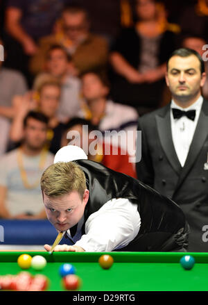 Il 17 gennaio 2013. Londra, Inghilterra, Regno Unito. Shaun Murphy in azione contro John Higgins durante il Masters Snooker da Alexandra Palace. Foto Stock