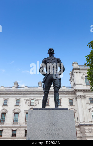 Statua di Jan Christian granello di fuliggine in piazza del Parlamento, Londra. Essa è stata creata da Sir Jacob Epstein ed è stata eretta nel 1956. Foto Stock