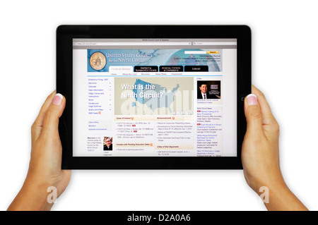 Lo schermo di iPad che mostra il Nono Circuito Corte Distrettuale sito web Foto Stock