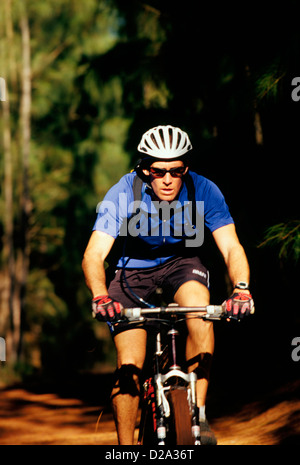 Hawaii, Oahu. Kahuku Parco motocross. L'uomo Mountain Bike Foto Stock