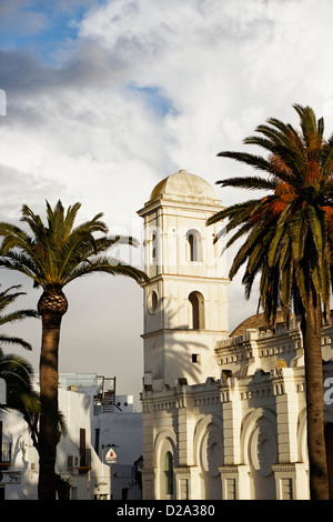 Conil Andalusia Spagna Plaza de Santa Catalina chiesa Foto Stock