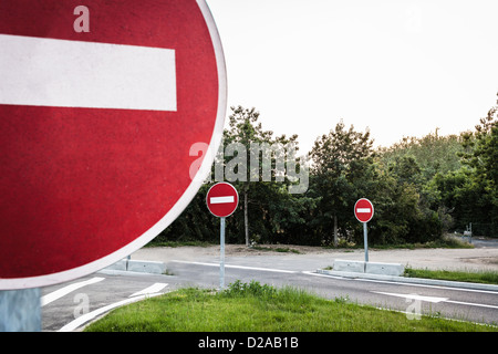 Nessuna voce segni sulla strada rurale Foto Stock