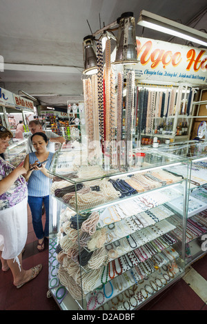 Il Vietnam, Nha Trang, Dam Mercato, Pearl e articoli di gioielleria in stallo Foto Stock