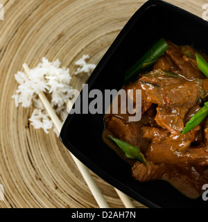 Chiusura del vaso di carne di manzo con verdure Foto Stock