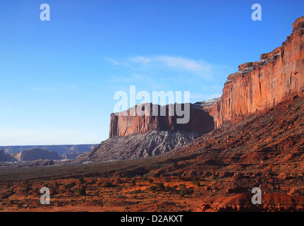 Le formazioni rocciose trovati nella Navajo Tribal terre della Monument Valley Foto Stock