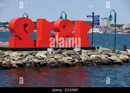 Giant letters 1812 per commemorare il duecentesimo anniversario della guerra del 1812 a Halifax, Nova Scotia Foto Stock