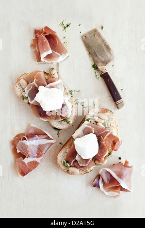 Pane con salumi e formaggi Foto Stock