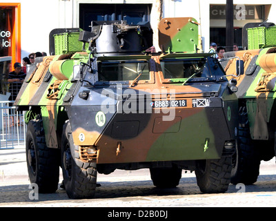 VAB 4x4 francese parata militare Champs Elysees Foto Stock