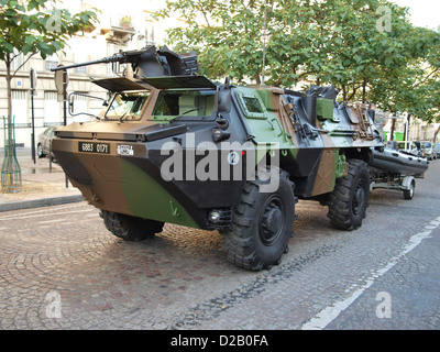 VAB 4x4 francese parata militare Champs Elysees Foto Stock