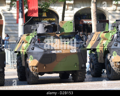 VAB 4x4 francese parata militare Champs Elysees Foto Stock