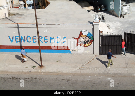 L'Avana, Cuba, L UJC segno con la parola-Venceremos-su un muro di casa Foto Stock