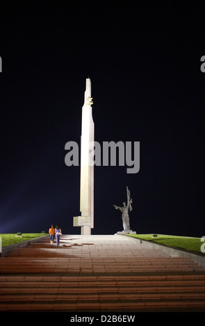 Minsk, Bielorussia, il memoriale obelisco CITTÀ DI MINSK EROI Foto Stock