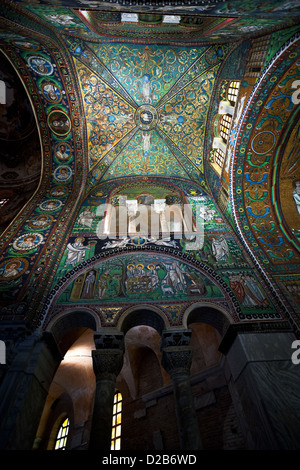 Soffitto mosaico di San Vitale Basilica cupola in Ravenna Foto Stock