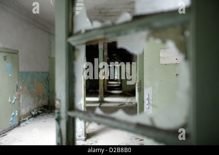 Beelitz Heilstaetten, Germania, finestre rotte nell'ex sanatorio di Beelitz Heilstaetten Foto Stock