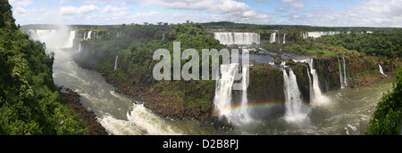 Foz do Iguacu, Brasile, vista panoramica delle Cascate di Iguazu Foto Stock