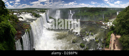 Foz do Iguacu, Brasile, vista panoramica delle Cascate di Iguazu Foto Stock