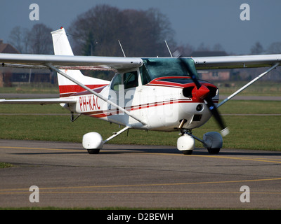 Cessna 172 PH-KAC a Teuge Foto Stock