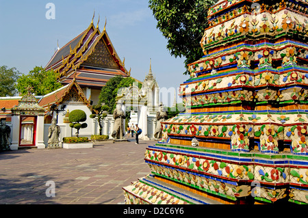 Il Wat Phra Chetuphon monastero (16esimo secolo, il più grande tempio in Thailandia), pagode, Thailandia Foto Stock