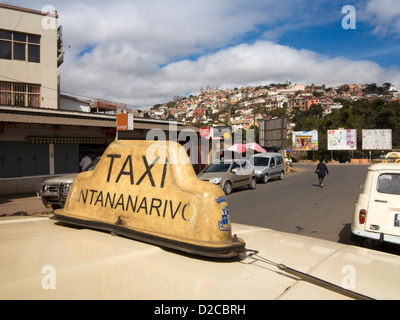 Madagascar Antananarivo, centro taxi segno sulla parte superiore della cabina Foto Stock