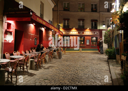 Rue Poulbot a Montmartre di notte Foto Stock