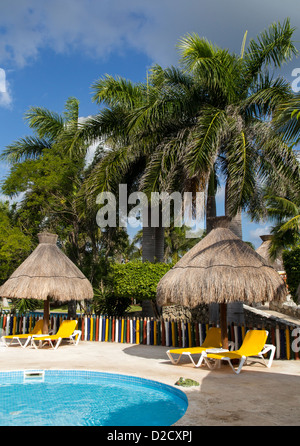 Area della piscina presso il lussuoso resort all-inclusive, Riviera Maya, Messico Foto Stock