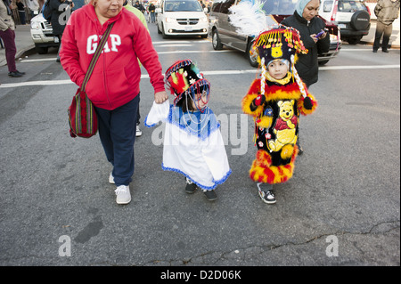 Annuale di tre re' parata del giorno nel quartiere Bushwick di Brooklyn, 2013. Foto Stock