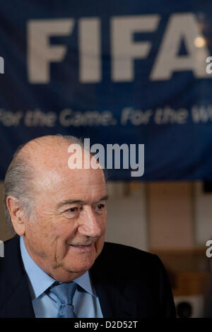 Gen 20, 2013 - San Pietroburgo, Russia - gennaio 20,2013. San Pietroburgo, Russia. FIFA presidente Joseph S. Blatter visite in Russia. Nella foto: FIFA presidente Joseph S. Blatter alla conferenza stampa a San Pietroburgo (credito Immagine: © PhotoXpress/ZUMAPRESS.com) Foto Stock