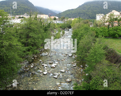 Un piccolo ruscello Foto Stock