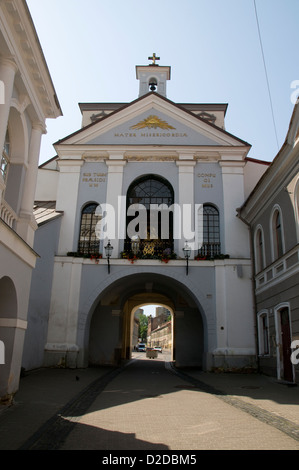 Le porte dell'alba su Ausros Vartu Gatve nella città vecchia di Vilnius, Vilnius, Lituania Stati baltici Foto Stock